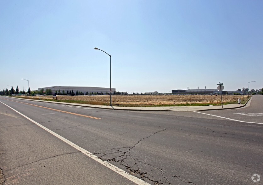 500 Vaughn Rd, Dixon, CA for sale - Building Photo - Image 2 of 7