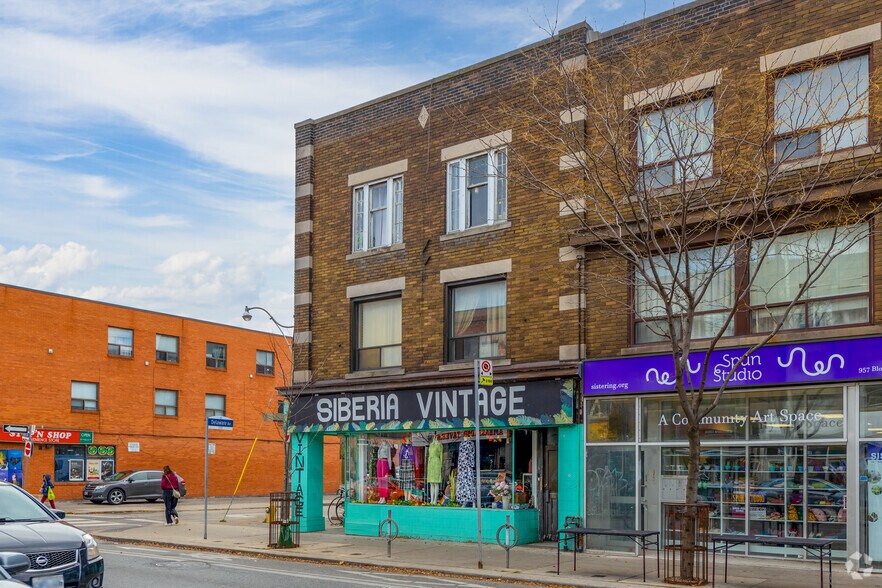 955-957 Bloor St, Toronto, ON à vendre - Photo du bâtiment - Image 3 de 4