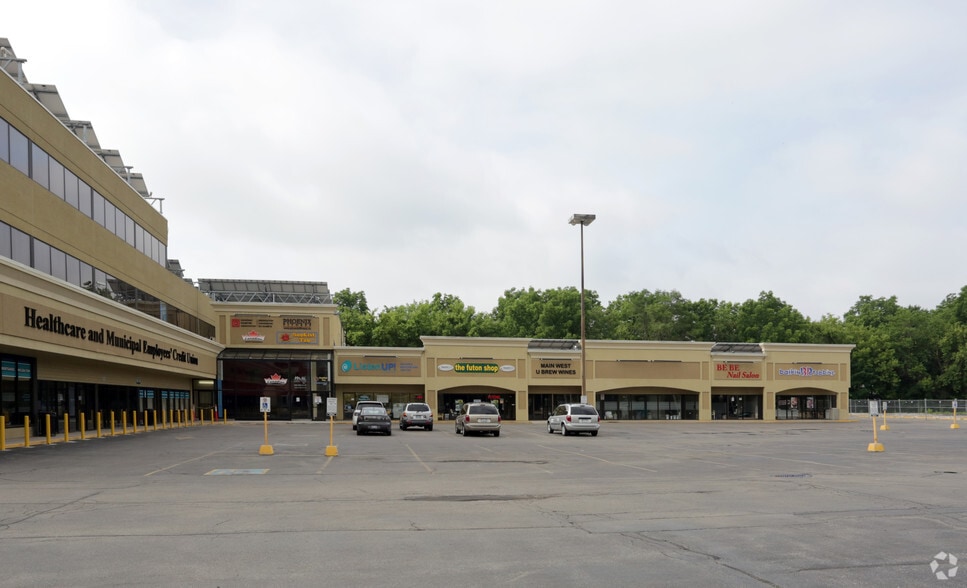 1685 Main St W, Hamilton, ON for lease - Building Photo - Image 3 of 3