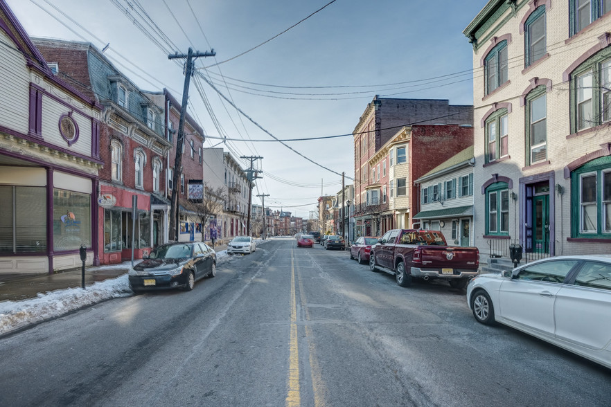 159 S Main St, Phillipsburg, NJ for lease - Building Photo - Image 2 of 8