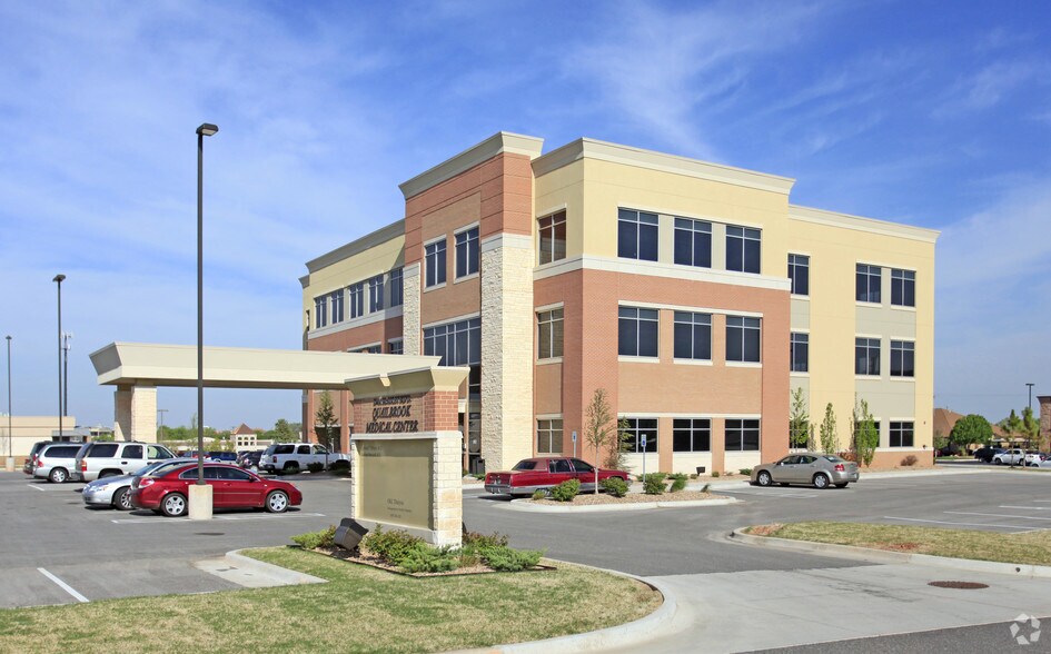 13901 McAuley Blvd, Oklahoma City, OK à louer - Photo du bâtiment - Image 3 de 3