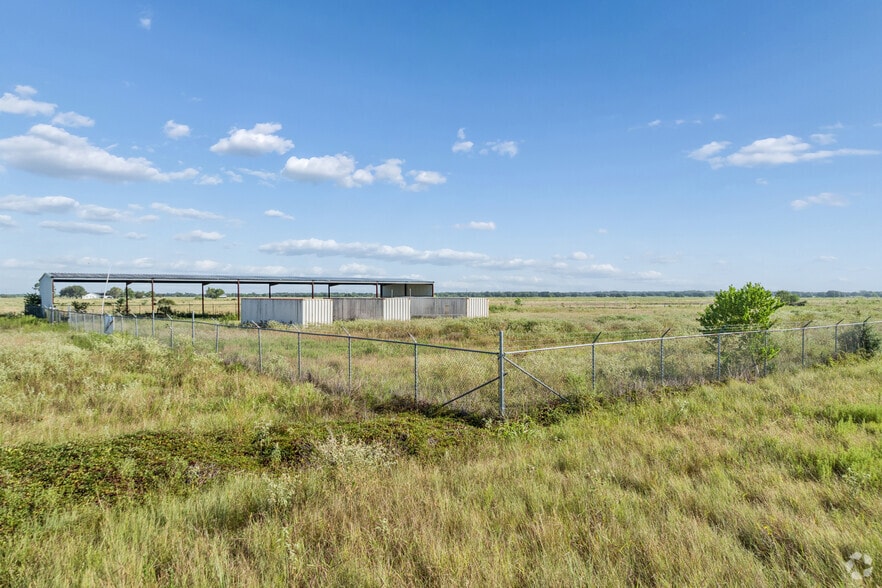 105 Beck Rd E, Inez, TX for sale - Building Photo - Image 3 of 21