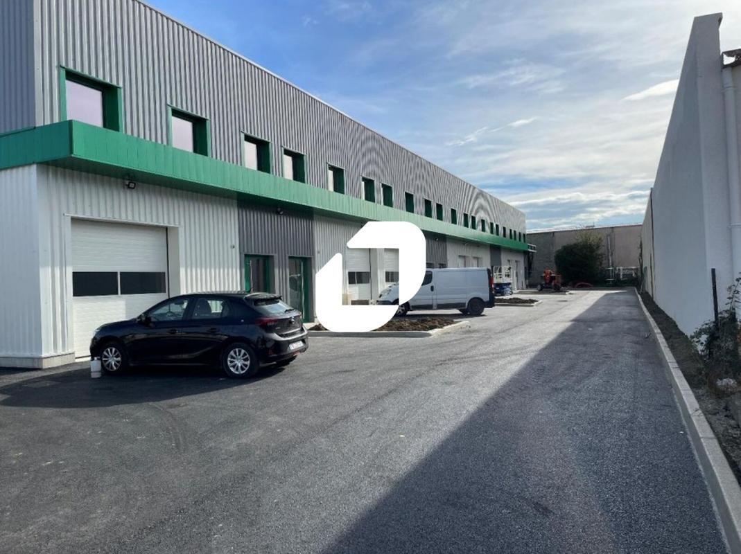 Flex dans Mions à louer Photo du bâtiment- Image 1 de 16