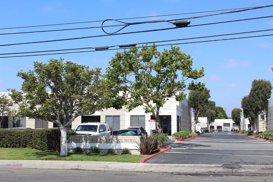 3283-3299 Walnut Ave, Signal Hill, CA à louer - Photo principale - Image 1 de 19