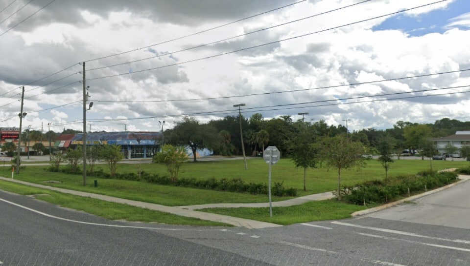 8600 W Irlo Bronson Memorial Hwy, Kissimmee, FL for lease - Primary Photo - Image 1 of 1