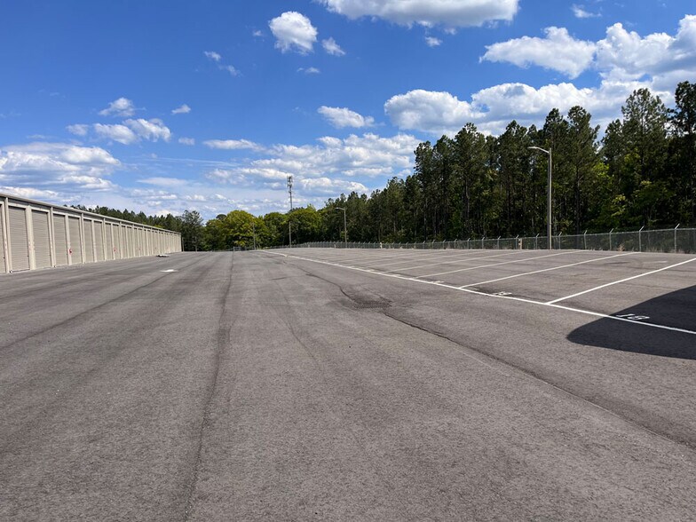 196 Jordan Dam Rd, Moncure, NC à louer - Photo du bâtiment - Image 2 de 3