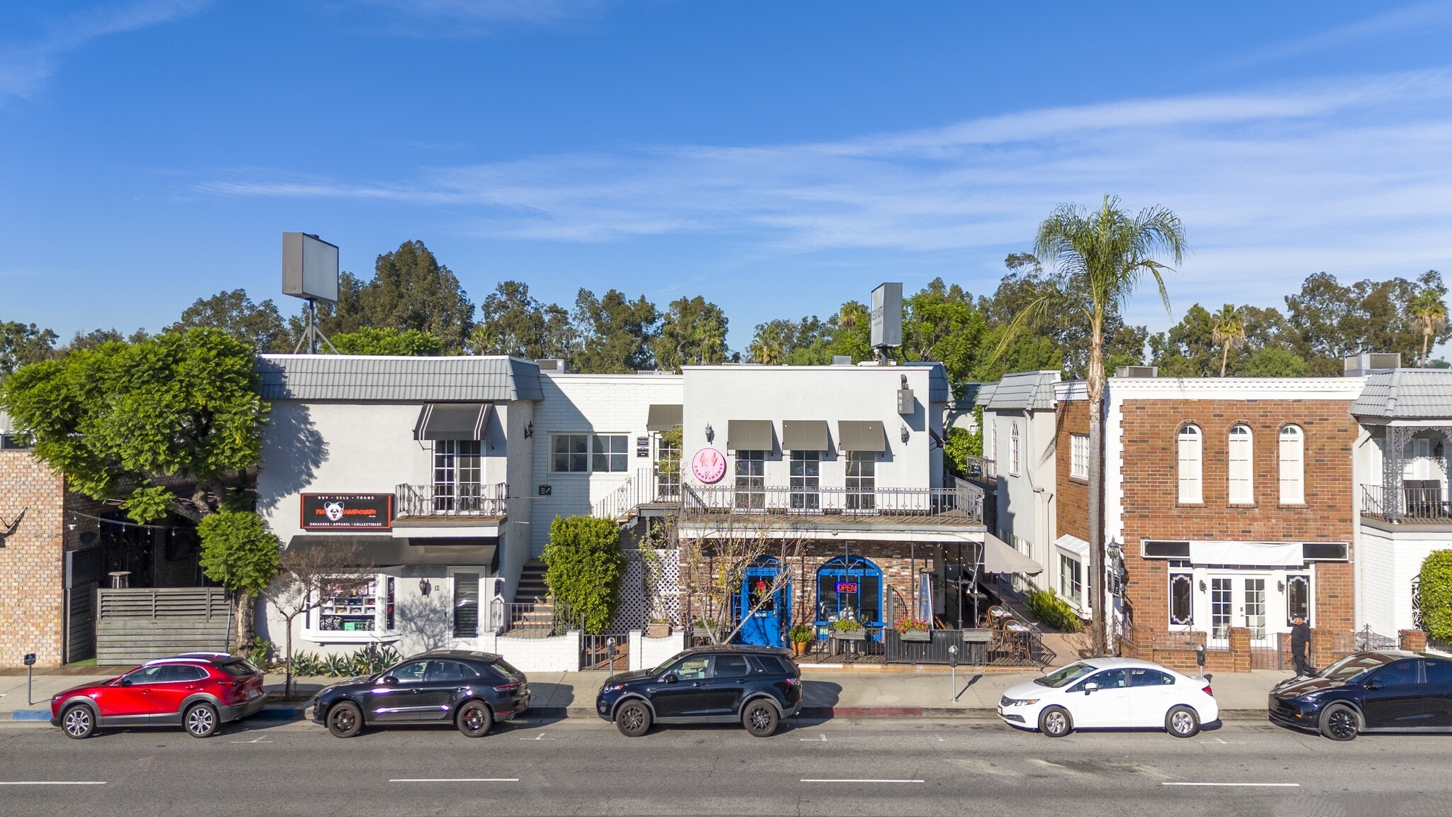 20969 Ventura Blvd, Woodland Hills, CA for lease Primary Photo- Image 1 of 3