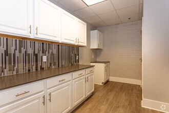 532 Patterson Ave, Mooresville, NC for lease Interior Photo- Image 2 of 6