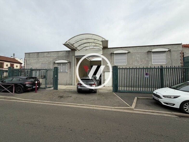 Industrial in Bezons for lease - Building Photo - Image 1 of 10