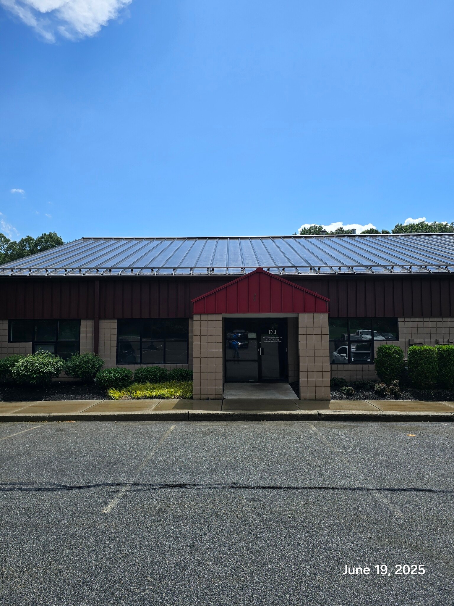 12 Orben Dr, Landing, NJ for lease Interior Photo- Image 1 of 30