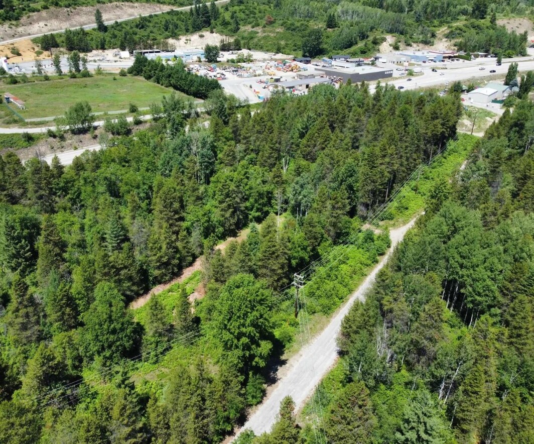 4755 Columbia ave, Castlegar, BC à vendre Photo principale- Image 1 de 1