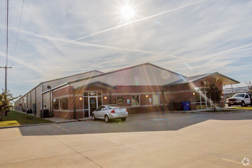 600 S German Ln, Conway, AR à louer - Photo du bâtiment - Image 2 de 4