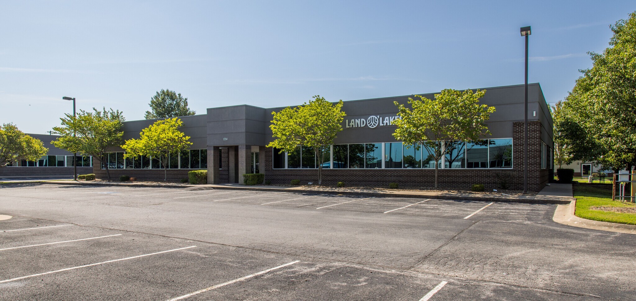 1700 SW Commerce Dr, Bentonville, AR for lease Building Photo- Image 1 of 1