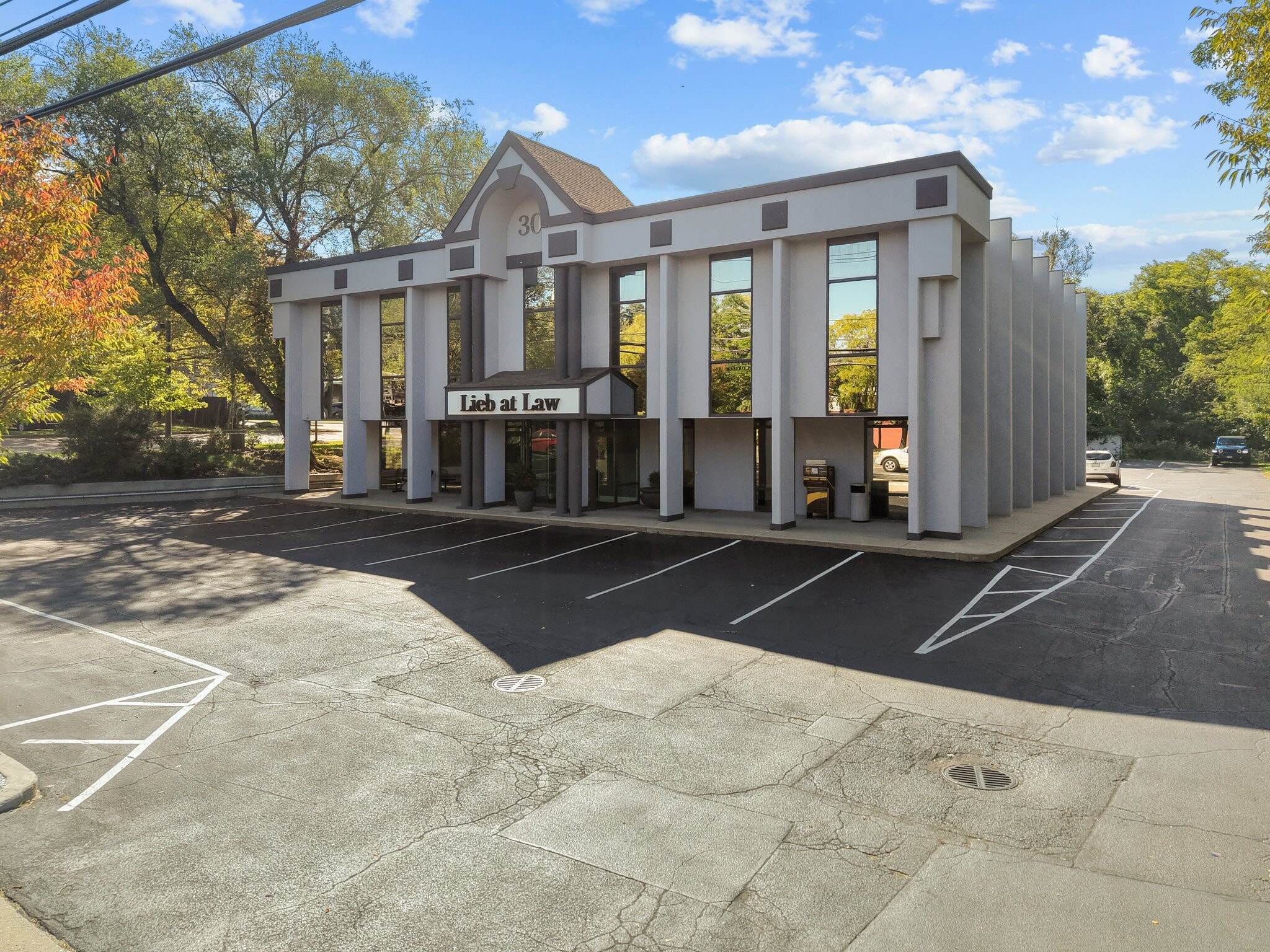 308 W Main St, Smithtown, NY for lease Primary Photo- Image 1 of 9