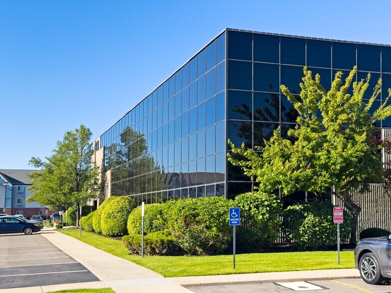 176 N 2200 W, Salt Lake City, UT à vendre - Photo du bâtiment - Image 2 de 10