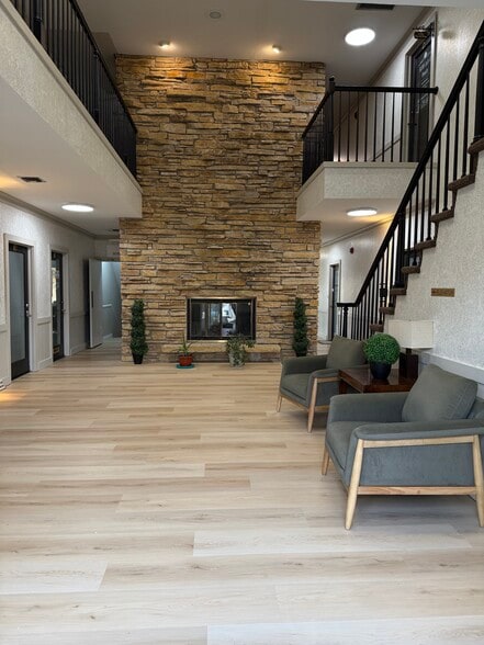 6314 Odana Rd, Madison, WI for lease - Building Photo - Image 3 of 22