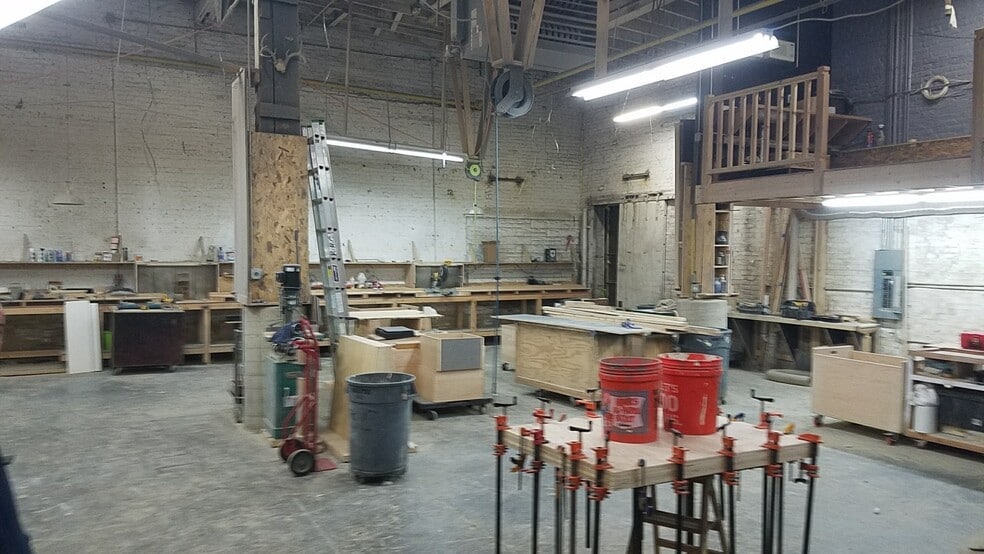 3050 N Western Ave, Chicago, IL for lease - Interior Photo - Image 2 of 30