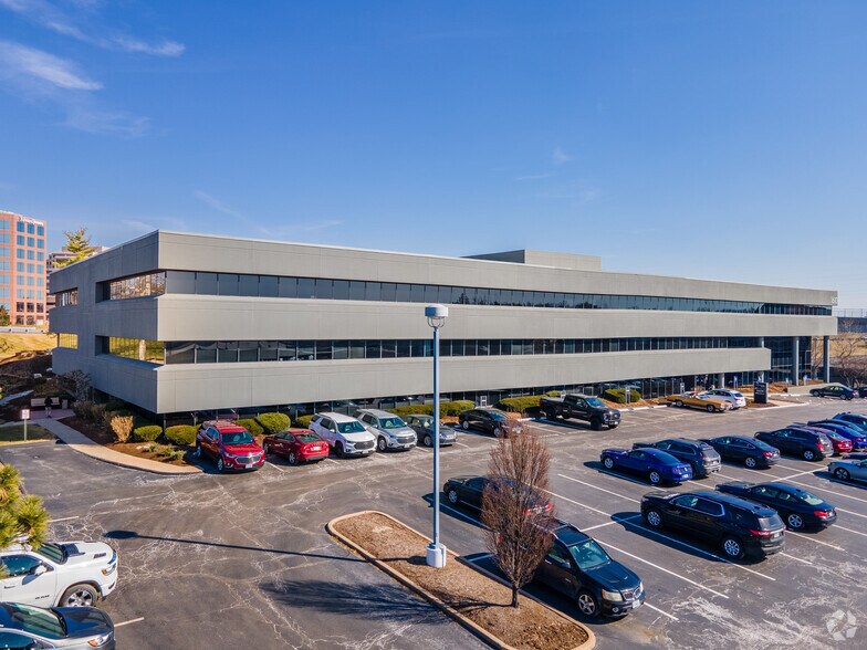 1610 Des Peres Rd, Des Peres, MO à louer - Photo du bâtiment - Image 2 de 18