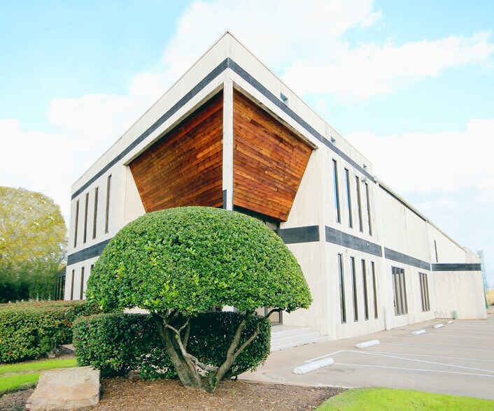 2800 Antoine Dr, Houston, TX à louer - Photo du bâtiment - Image 1 de 5