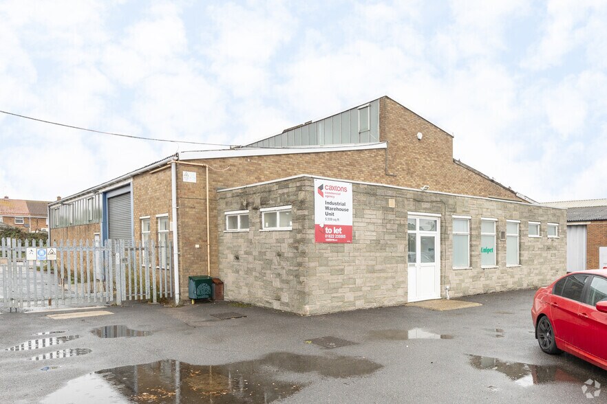 Tribune Dr, Sittingbourne à louer - Photo du bâtiment - Image 2 de 2
