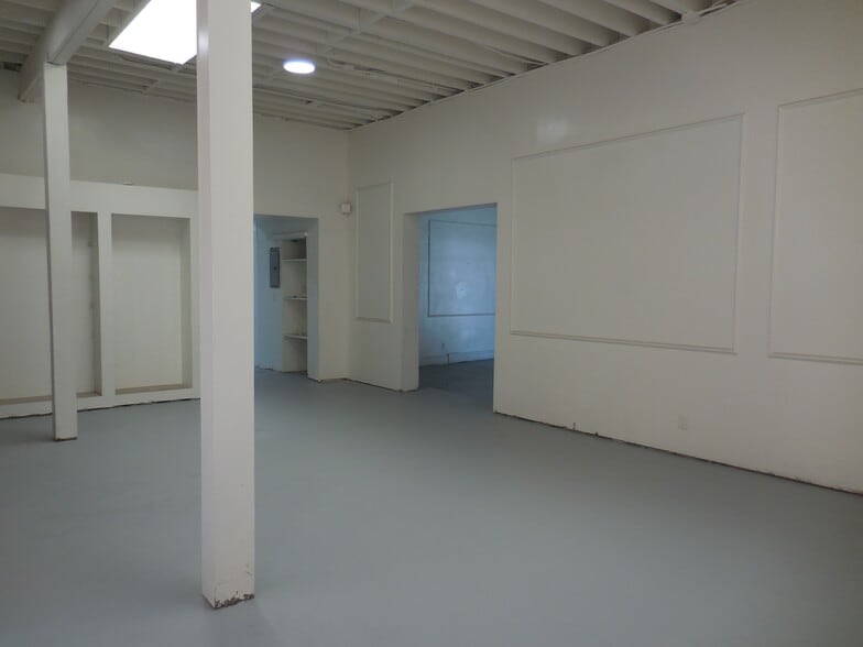 431 N La Cienega Blvd, Los Angeles, CA for lease - Building Photo - Image 2 of 6