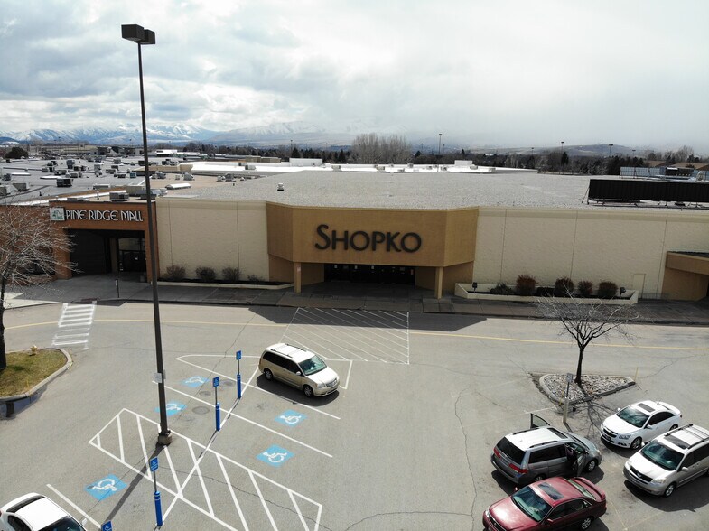 4215 Yellowstone Ave, Pocatello, ID à louer - Photo du bâtiment - Image 2 de 3