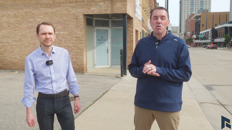 4th & Broadway Redevelopment Opportunity portefeuille de 3 propriétés à vendre sur LoopNet.ca - Vidéo sur l’inscription commerciale - Image 2 de 21