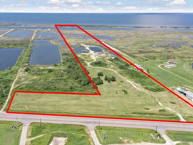 2169 Hwy 87, Crystal Beach, TX à vendre - Photo du bâtiment - Image 1 de 20