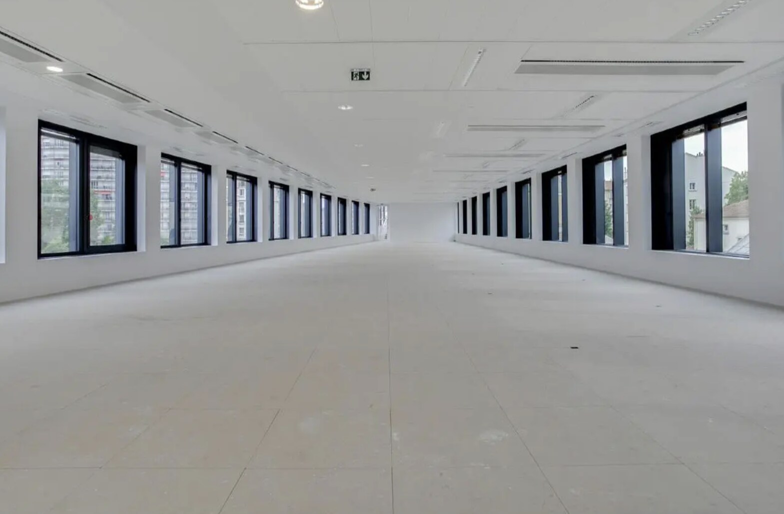 Office in La Garenne-Colombes for lease Interior Photo- Image 1 of 5