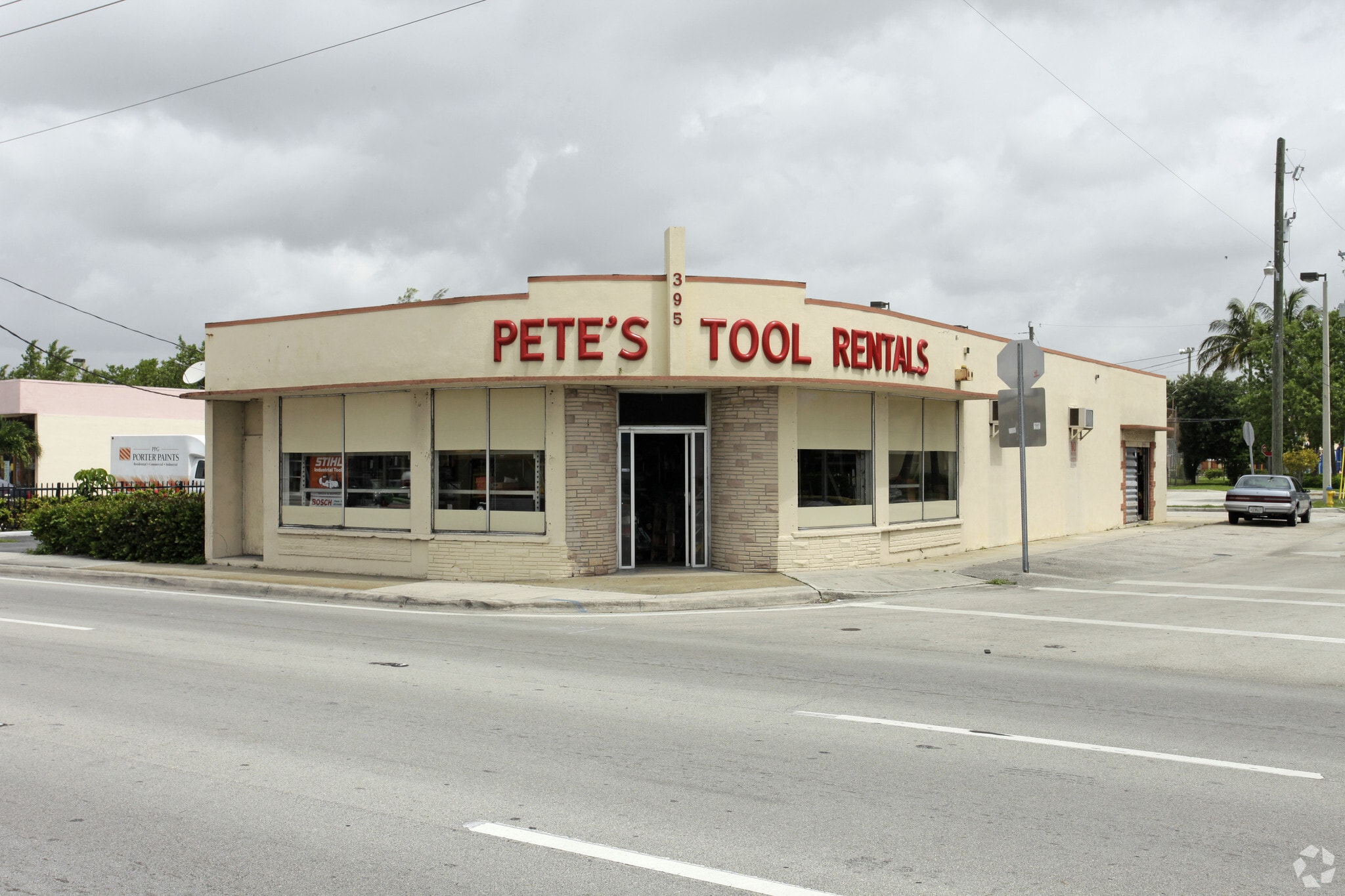 395 NE 167th St, Miami, FL for lease Primary Photo- Image 1 of 3