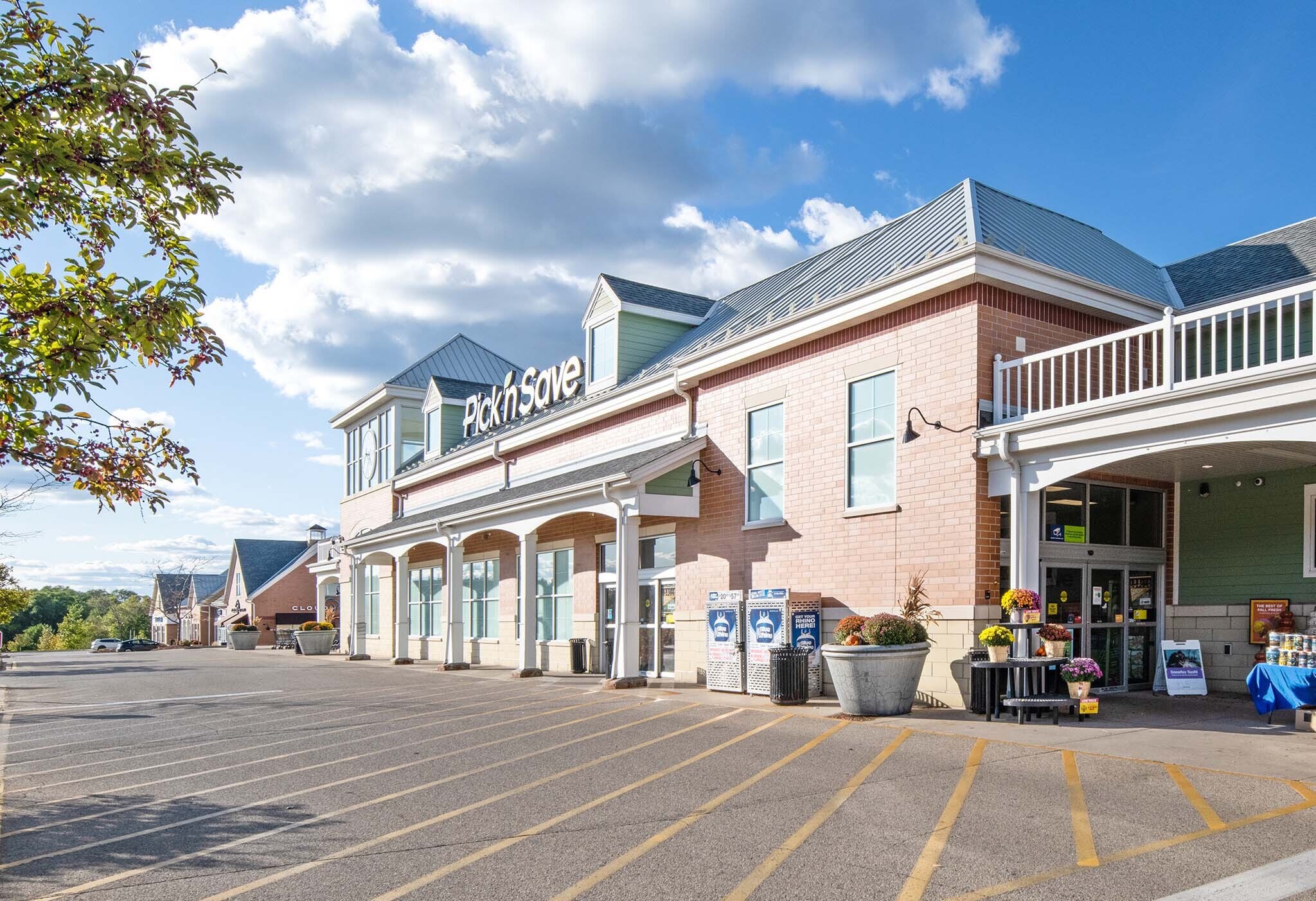 SWC Hwy 16 & Hwy 83, Delafield, WI à louer Photo principale- Image 1 de 13