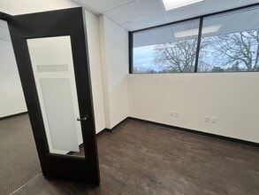 1900 Hines St SE, Salem, OR for lease Interior Photo- Image 2 of 5