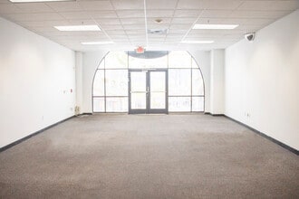 3301-3311 E 12th St, Oakland, CA à louer Photo intérieure- Image 1 de 8