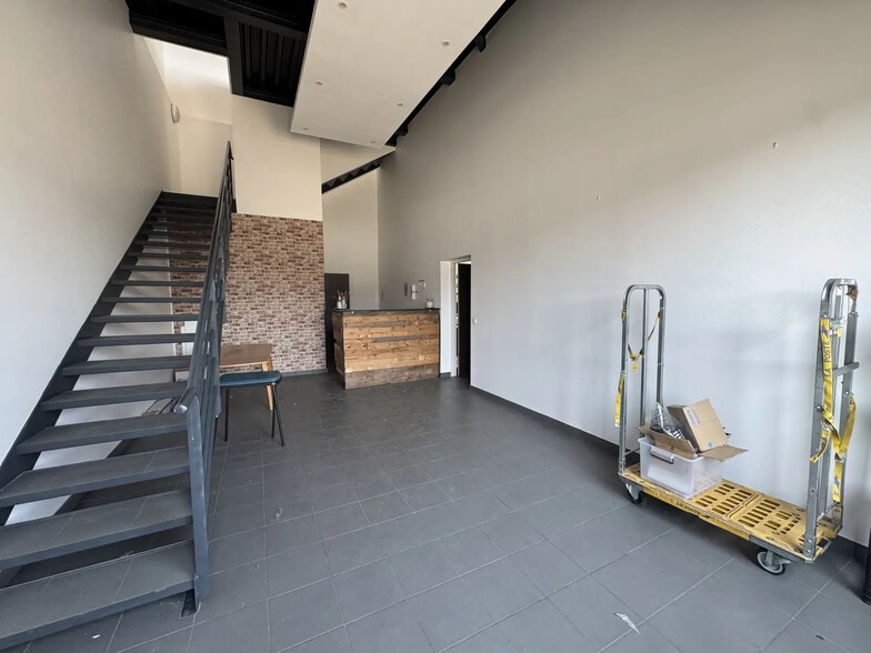 Flex in Cormeilles-en-Parisis for lease - Building Photo - Image 3 of 17