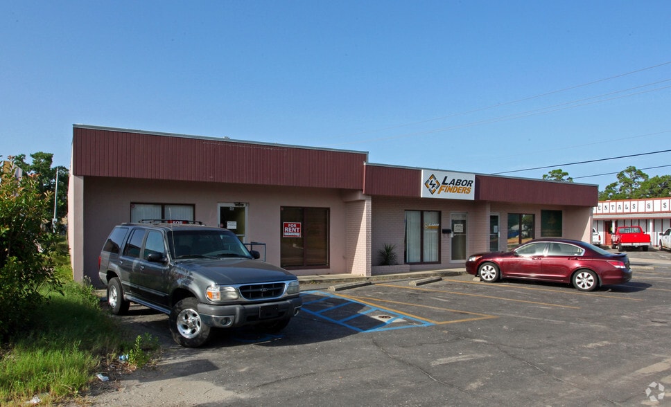 6 Hollywood Blvd SW, Fort Walton Beach, FL for lease - Building Photo - Image 2 of 2