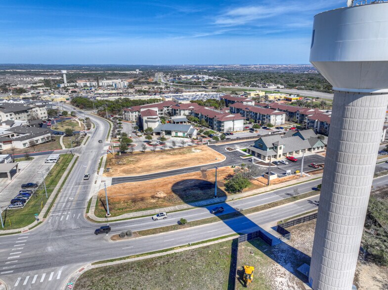 3355 Oak Run, New Braunfels, TX à vendre - Photo du bâtiment - Image 2 de 38