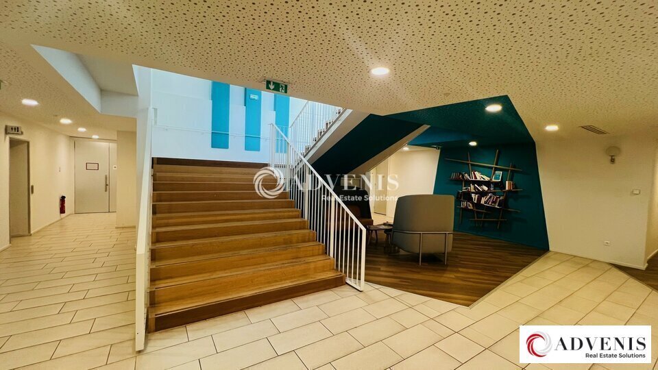 Bureau dans Pessac à louer - Hall d’entrée - Image 2 de 12