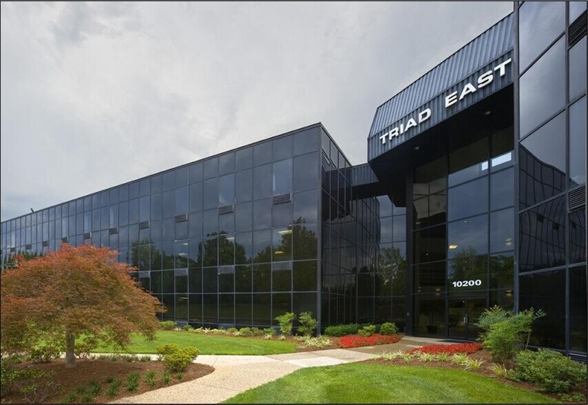 10200 Linn Station Rd, Louisville, KY à louer - Photo du bâtiment - Image 2 de 31