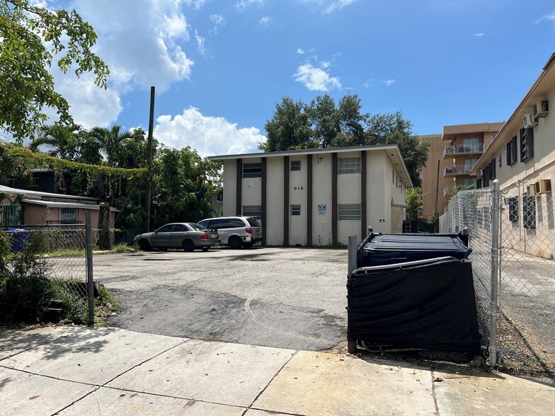 918 NW 5th St, Miami, FL for sale - Building Photo - Image 3 of 5