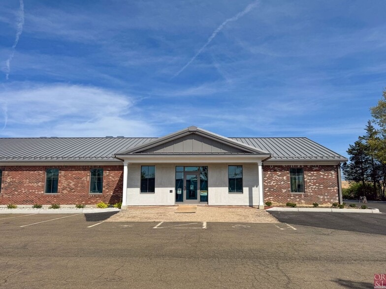 13 Sycamore Way, Branford, CT for lease - Building Photo - Image 2 of 10