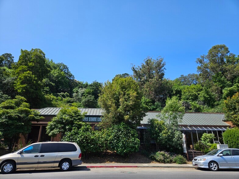 15 Woodland Ave, San Rafael, CA à vendre - Photo du bâtiment - Image 2 de 12