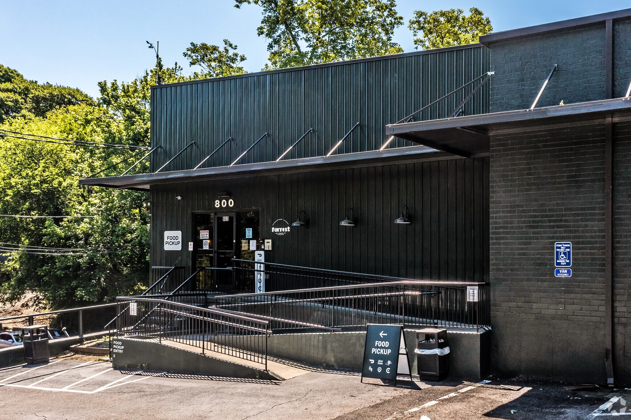 800 Forrest St NW, Atlanta, GA à louer Photo du bâtiment- Image 1 de 15