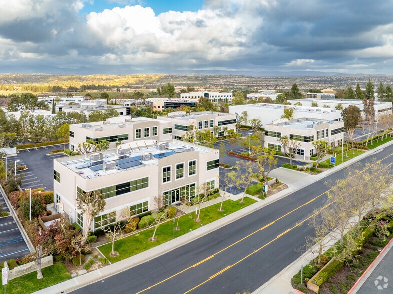16 Journey, Aliso Viejo, CA à louer - Aérien - Image 2 de 7