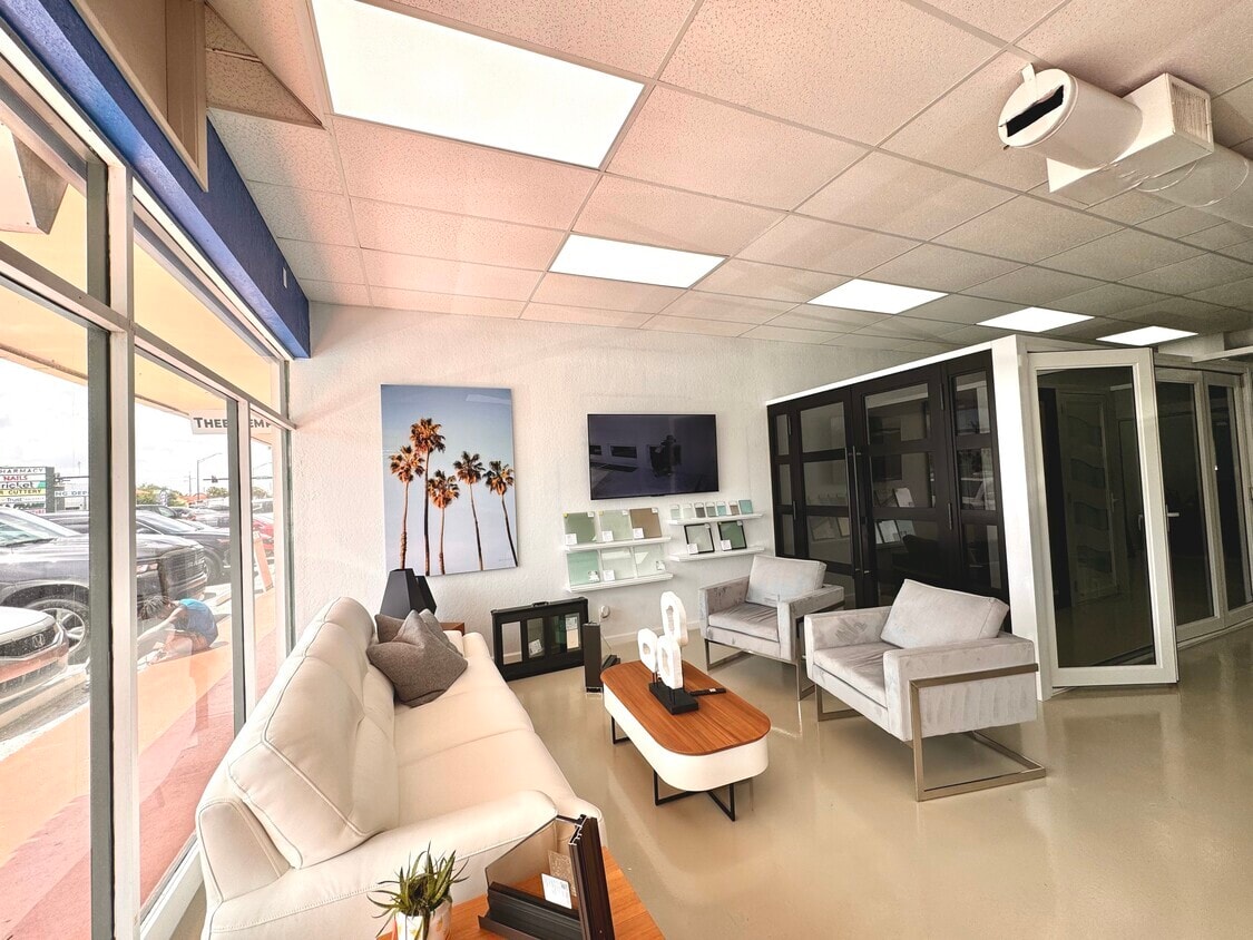 1509-1523 E Commercial Blvd, Fort Lauderdale, FL for lease Interior Photo- Image 1 of 5