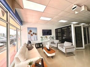1509-1523 E Commercial Blvd, Fort Lauderdale, FL for lease Interior Photo- Image 1 of 5