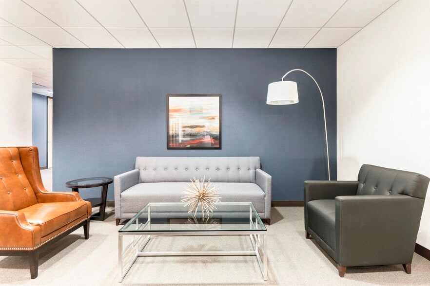 2111-2283 S 67th St, Omaha, NE for lease - Interior Photo - Image 1 of 5