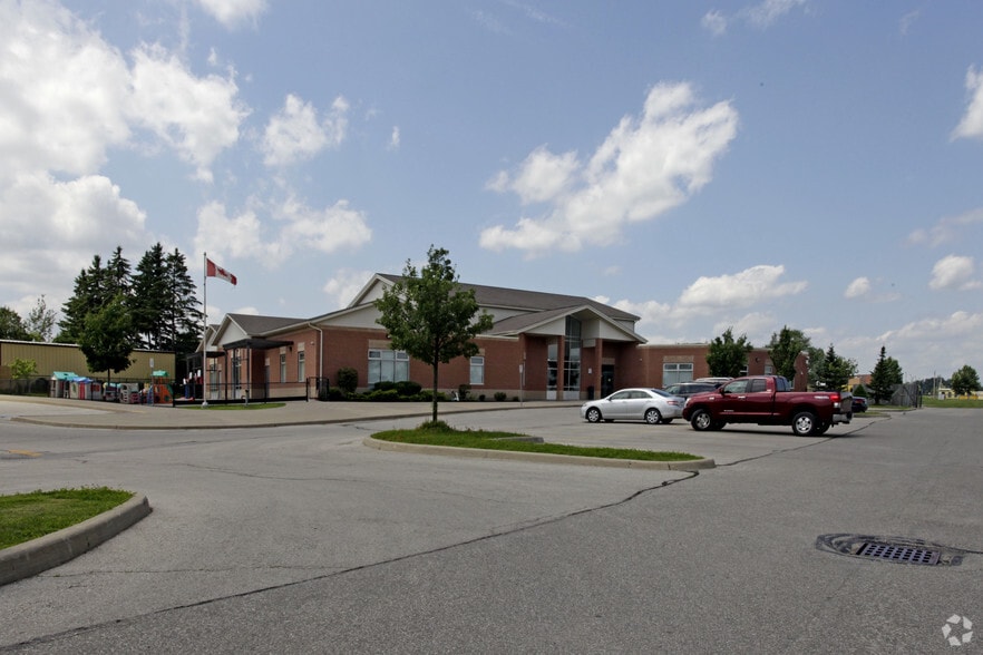 162 Rossland Rd, Ajax, ON à vendre - Photo principale - Image 2 de 2