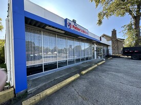 950-954 Ecorse Rd, Ypsilanti MI - Dépanneur