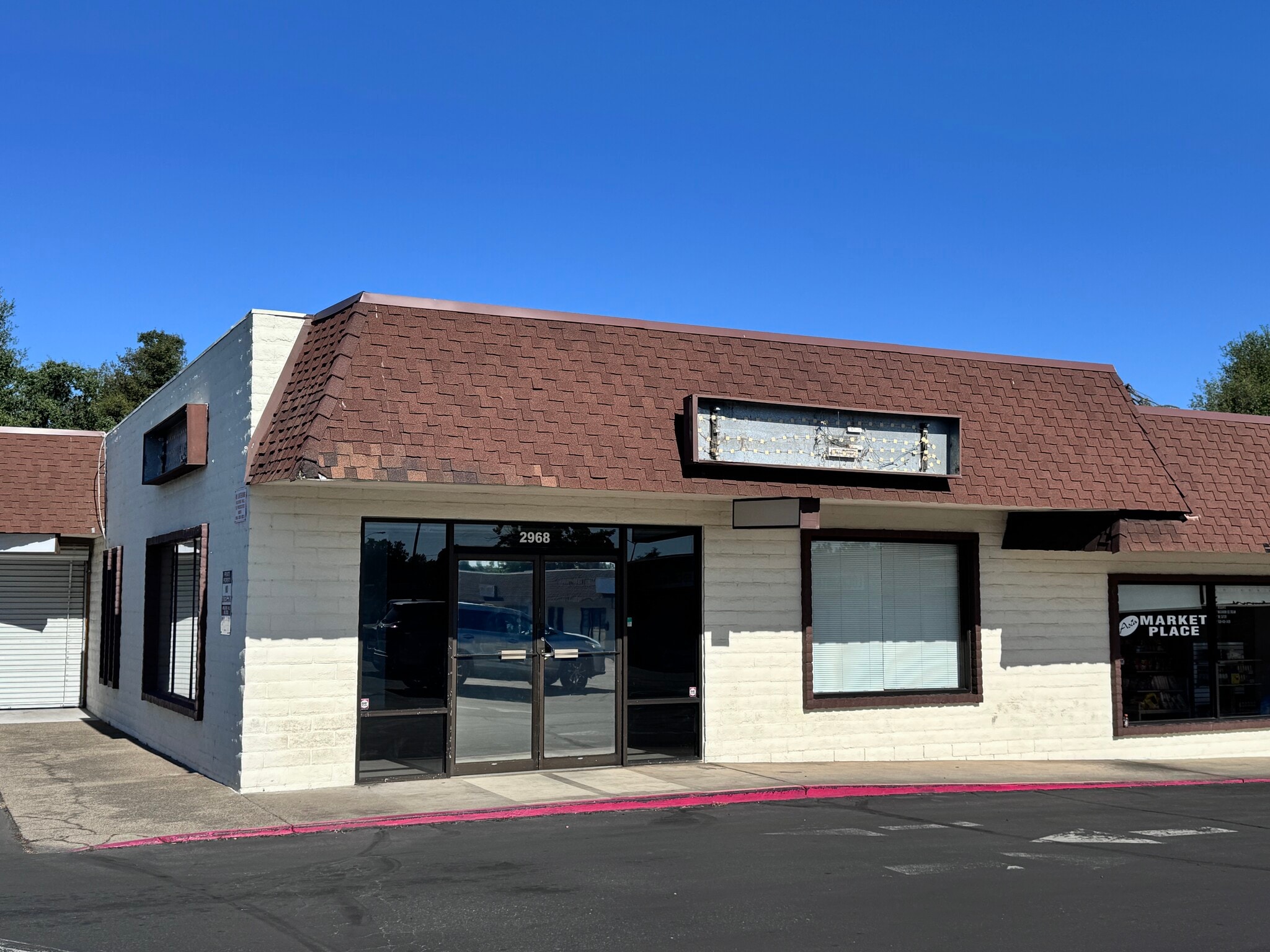 2920-2972 Churn Creek Rd, Redding, CA for lease Interior Photo- Image 1 of 4