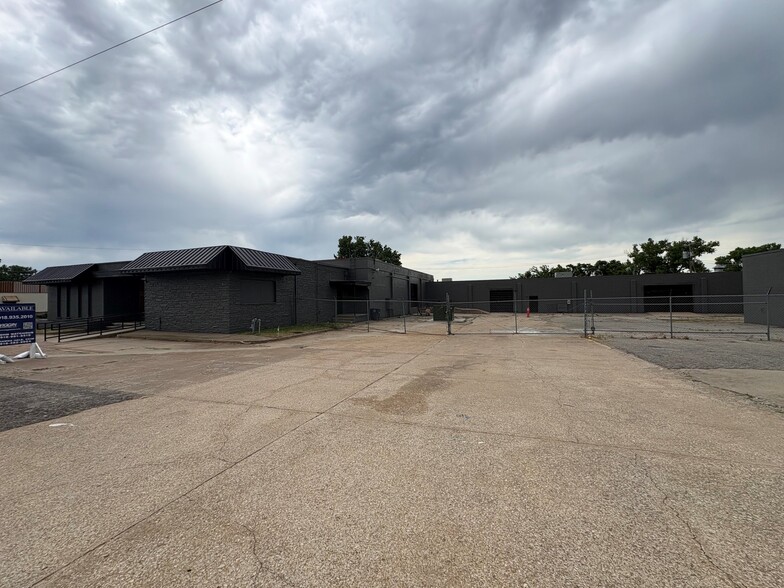 5909 E 15th St, Tulsa, OK for sale - Building Photo - Image 3 of 15